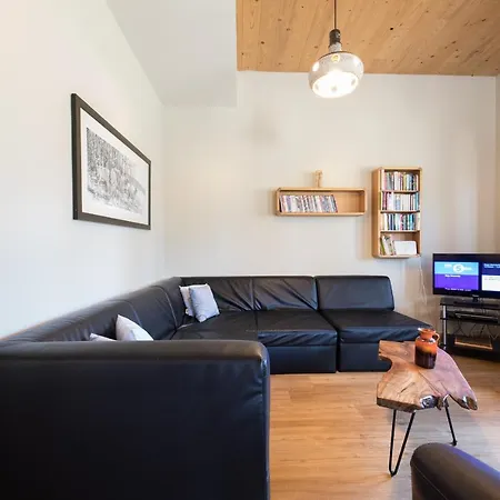 Haus Am Kreuzeck Meadow Chalet *